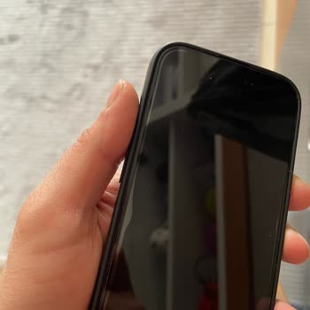 Hatalı Ekran Koruyucu Ve İlgisiz Mağaza