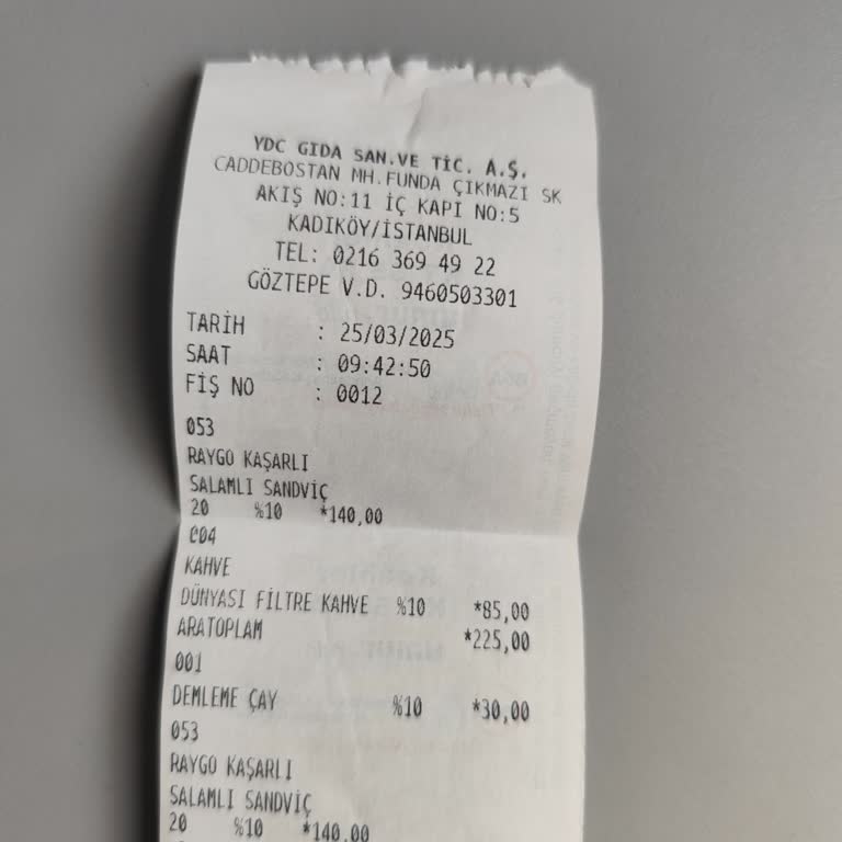 Bayat Ekmeğe Fahiş Fiyat: Tren Kafeteryasında Hayal Kırıklığı