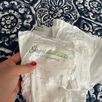 Sleepy Bebek Bezi: Sert Doku Ve Rahatsız Edici Yapışkan Sorunu