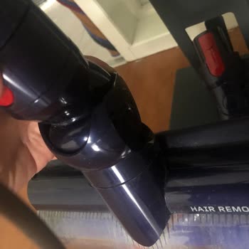 My Dyson Gen5detect Carpet Head Cover Fell Off Twice
