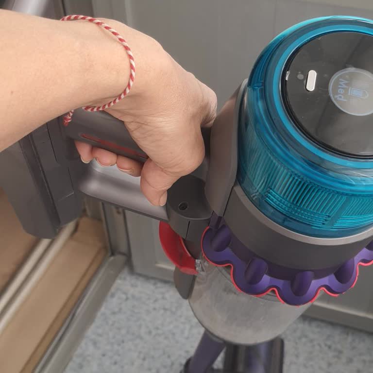 Dyson Süpürge Kulp Sistemi Ve Ağırlık Sorunu
