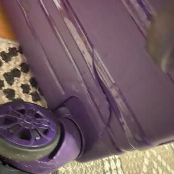 Valija rota y mojada en vuelo de Wizz Air, solicito compensación