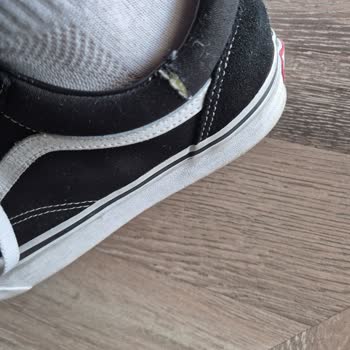 Vans Ayakkabıda Erken Yıpranma Ve Mağaza İlgisizliği