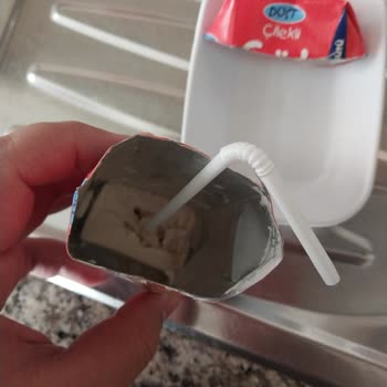 Çocuk Sütünde Şok Edici Yabancı Madde!