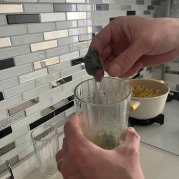 Sağlığımızı Tehdit Eden Meyve Suyu Deneyimi