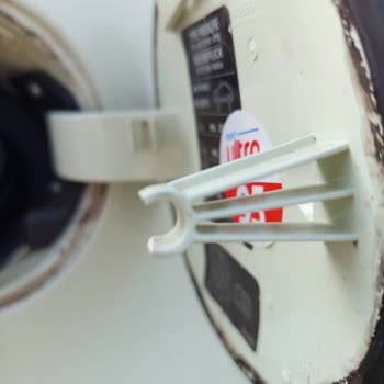 Opet Benzin İstasyonunda Kırılan Depo Kapağı İçin Çözüm Bulunamıyor!