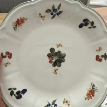 Evkur Ve Jumbo'dan Aldığım Yemek Takımındaki Çatlaklar İçin Çözüm Bulamıyorum