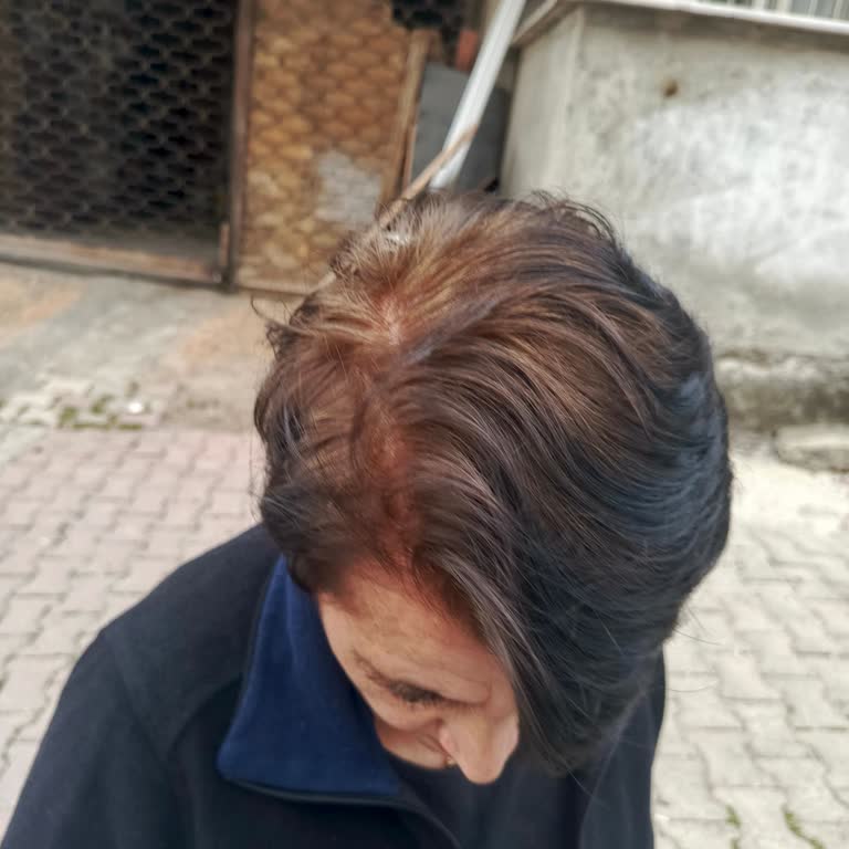 Beklenmedik Renk Değişimi: Koyu Kahveden Küllü Sarıya