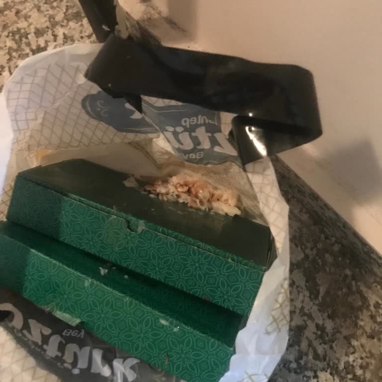 Bozuk Tatlılar Sağlığımı Tehdit Ediyor