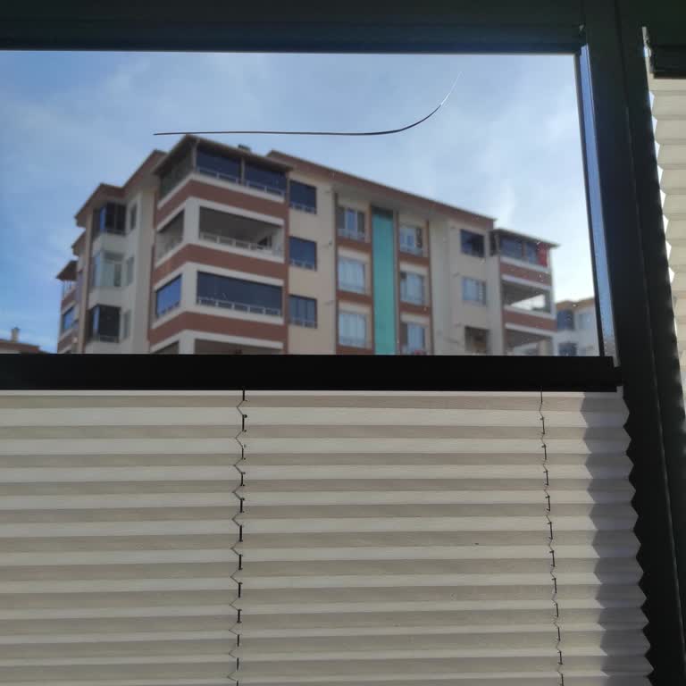 Çift Cam Balkon Camı Kendi Kendine Çatladı