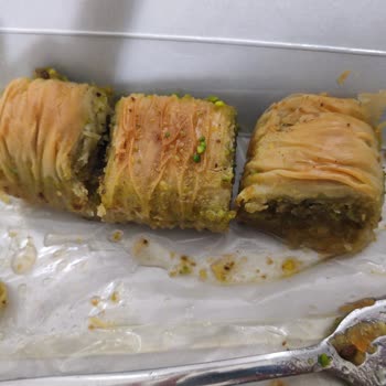 Fıstıklı Baklava Yerine Bezelye Şoku!