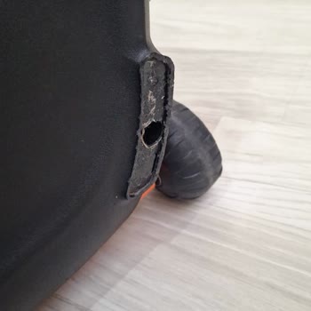 Partybox Ürünümün Alt Kısmındaki Parça Çıktı, Yardım Alamıyorum