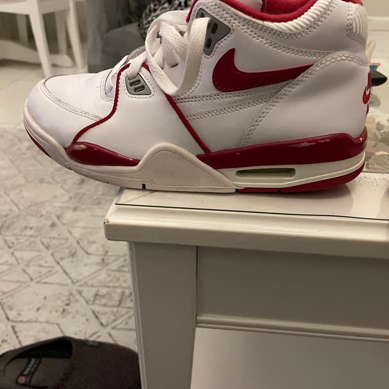 Nike Ayakkabımda Deri Soyulması Ve Renk Solması