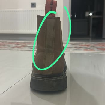 Calvin Klein Botlarında Renk Solması Sorunu