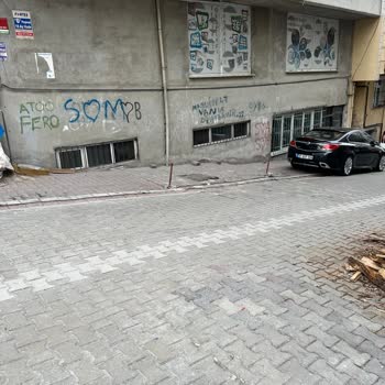 Sokakta Park Sorunu Ve İzinsiz Duba Kullanımı