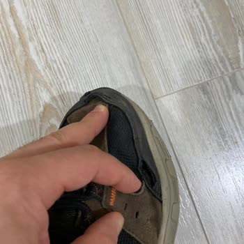 Kaliteli Marka Ayakkabısında Üretim Hatası