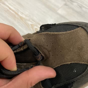 Kaliteli Marka Ayakkabısında Üretim Hatası