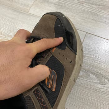 Kaliteli Marka Ayakkabısında Üretim Hatası