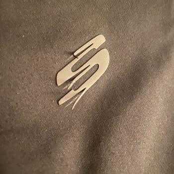 Skechers'ın Kalitesizliği: Logosu 4 Yıkamada Koptu!