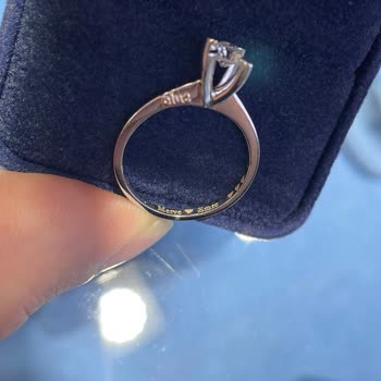 Blue Diamond Mağazasında Eksik Yüzük Tadilatı