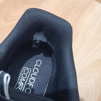 Adidas Ayakkabının İç Astarı Yırtıldı