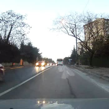Gebze'deki Tehlikeli Yol: Beton Kalıntıları Ve Çukurlar