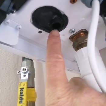 Daikin Kombi Su Akıtıyor, Servis Ve Mühendislik Arasında Mağduriyet