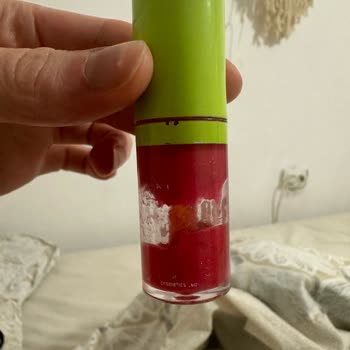 Lip Oil Ürünü Beklenmedik Sorun Yarattı