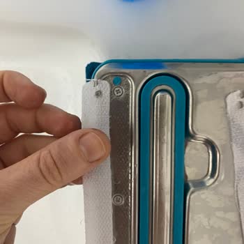 Aqua Plus Yer Silme Aparatında Yapışkan Sorunu