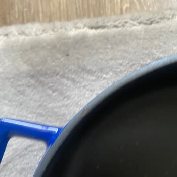 I Received Rusty Lava Pots and Pans from Amazon and Got No Real Support