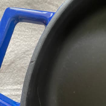 I Received Rusty Lava Pots and Pans from Amazon and Got No Real Support