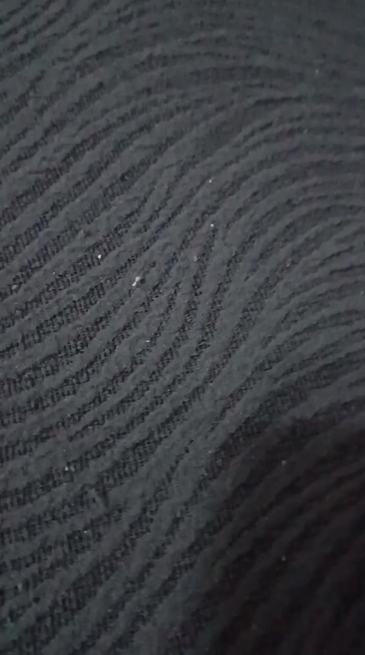 Mangelhafte Sofaüberwürfe von Azra Home Living über Instagram bestellt Videovorschaubild