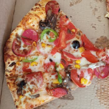 Soğuk Ve Pişmemiş Pizza Deneyimi