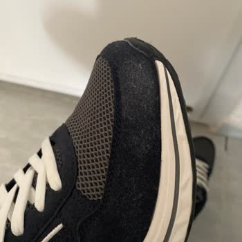 FLO Ayakkabı Süet Ayakkabının Renk Değişimi Sorunu