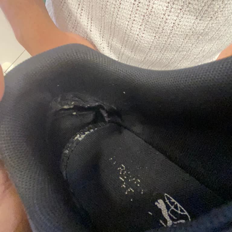 Yeni Alınan Ayakkabının Topuk Astarı Yırtıldı