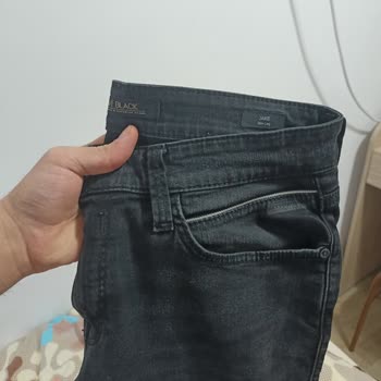 Mavi Markalı Pantolonda Renk Solması Ve Daralma Sorunu