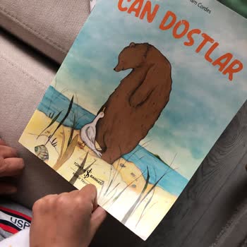Çocuk Kitaplarında Tehlikeli Kağıt Kesikleri