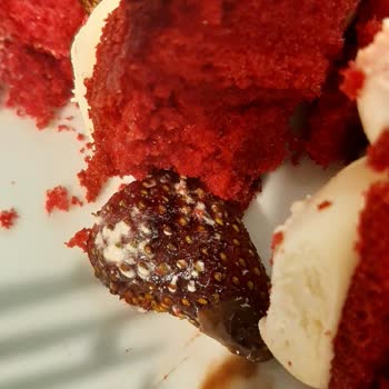 Verda Pastaneleri Bayat Pasta ve Küflenme Sorunu