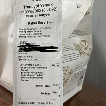 Hijyen Skandalı: Yemekten Saç Çıktı!