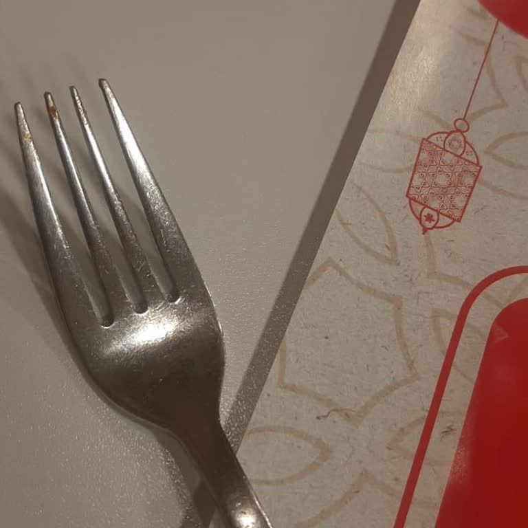 İftar Sonrası Kirli Servis Ve Plastik Çatal Bıçak Şoku