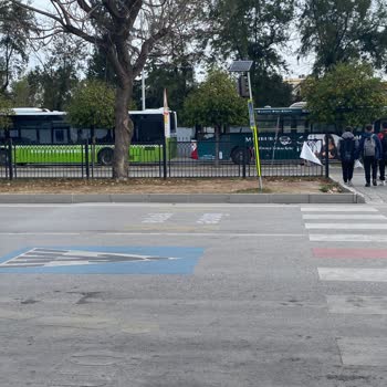 Yaya Yolunu İşgal Eden Otobüsler