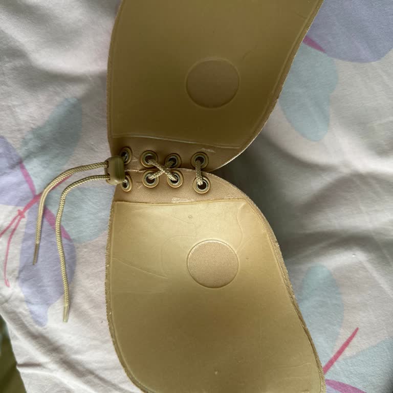 Yapışkanlı Sütyen İade Sorunu