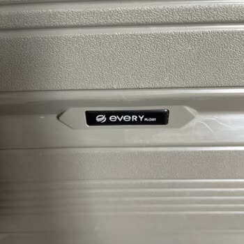 Valizimin Düğmesi Kırıldı, Mağdur Oldum