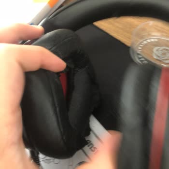 Kulaklık Pedleri Ve Kabloda Soyulma Sorunu