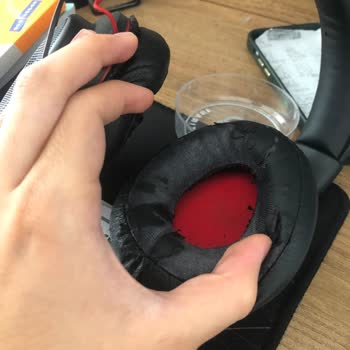 Kulaklık Pedleri Ve Kabloda Soyulma Sorunu