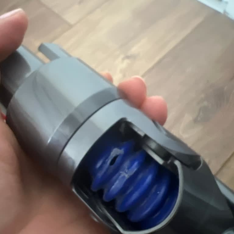 Dyson V15 Süpürge Başlığı: Kalitesiz Malzeme Ve Yetersiz Destek