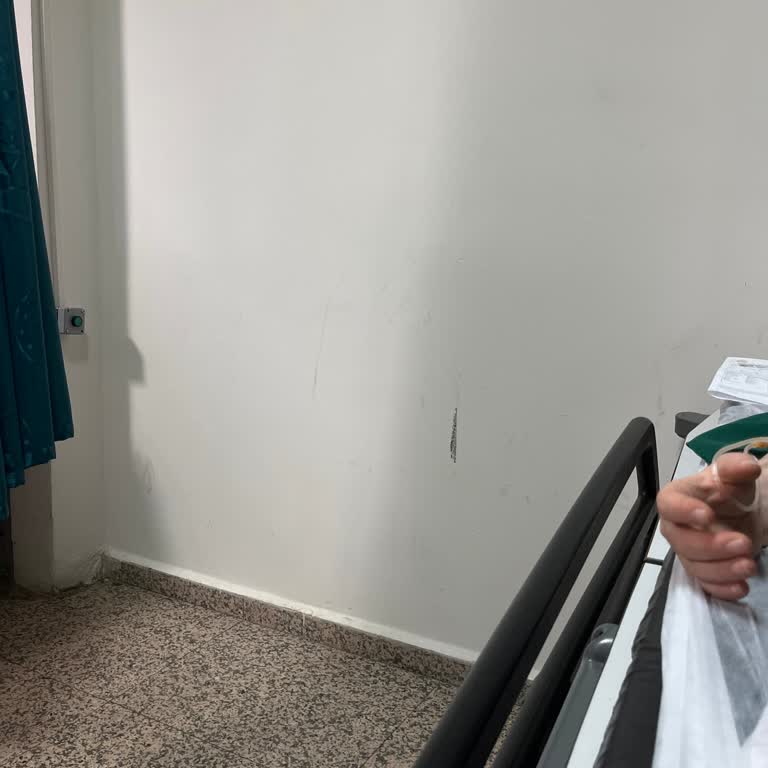 Hastanede Bekleme Çilesi: Sandalye Eksikliği