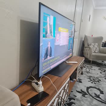 My LG QNED 50QNED816RE TV Has Severe Glare and Washed-Out Colors at Side Angles