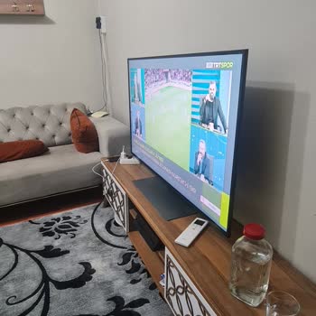 My LG QNED 50QNED816RE TV Has Severe Glare and Washed-Out Colors at Side Angles