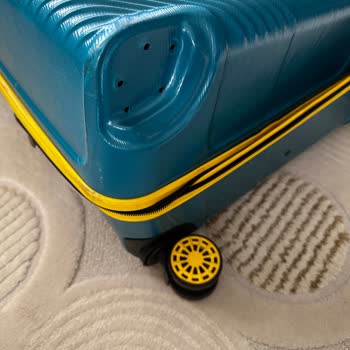 Dayanıklılığı Sıfır: Yeni Valizim Dağıldı!